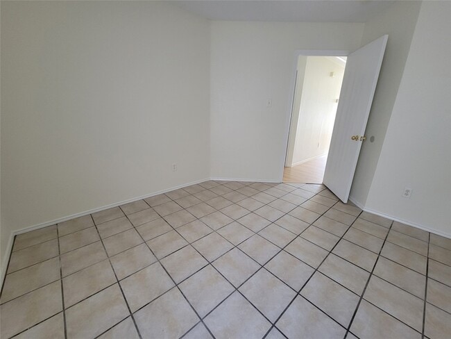 Building Photo - 108 Roosevelt Ct