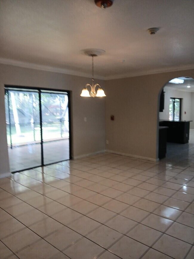 Building Photo - 22300 SW 184th Ave