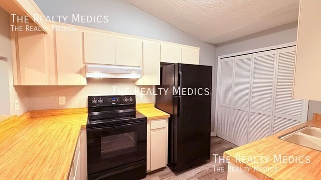 Building Photo - 7909 Richwood Dr