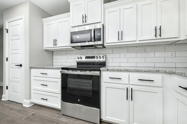 Building Photo - 409 Madison Ave