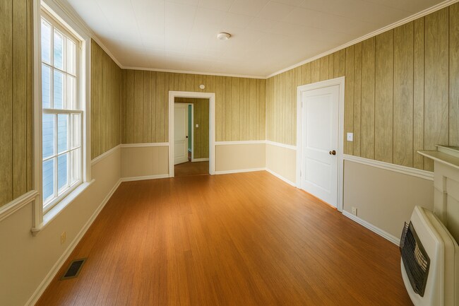 Building Photo - 2128 Jeff Davis St