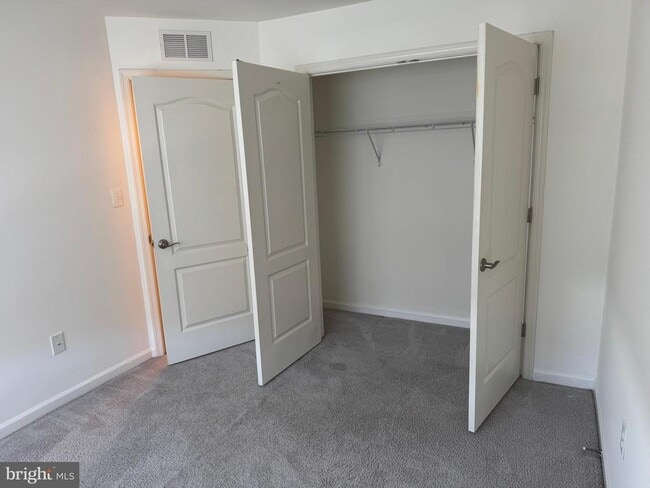 Building Photo - 9610 Eaves Dr