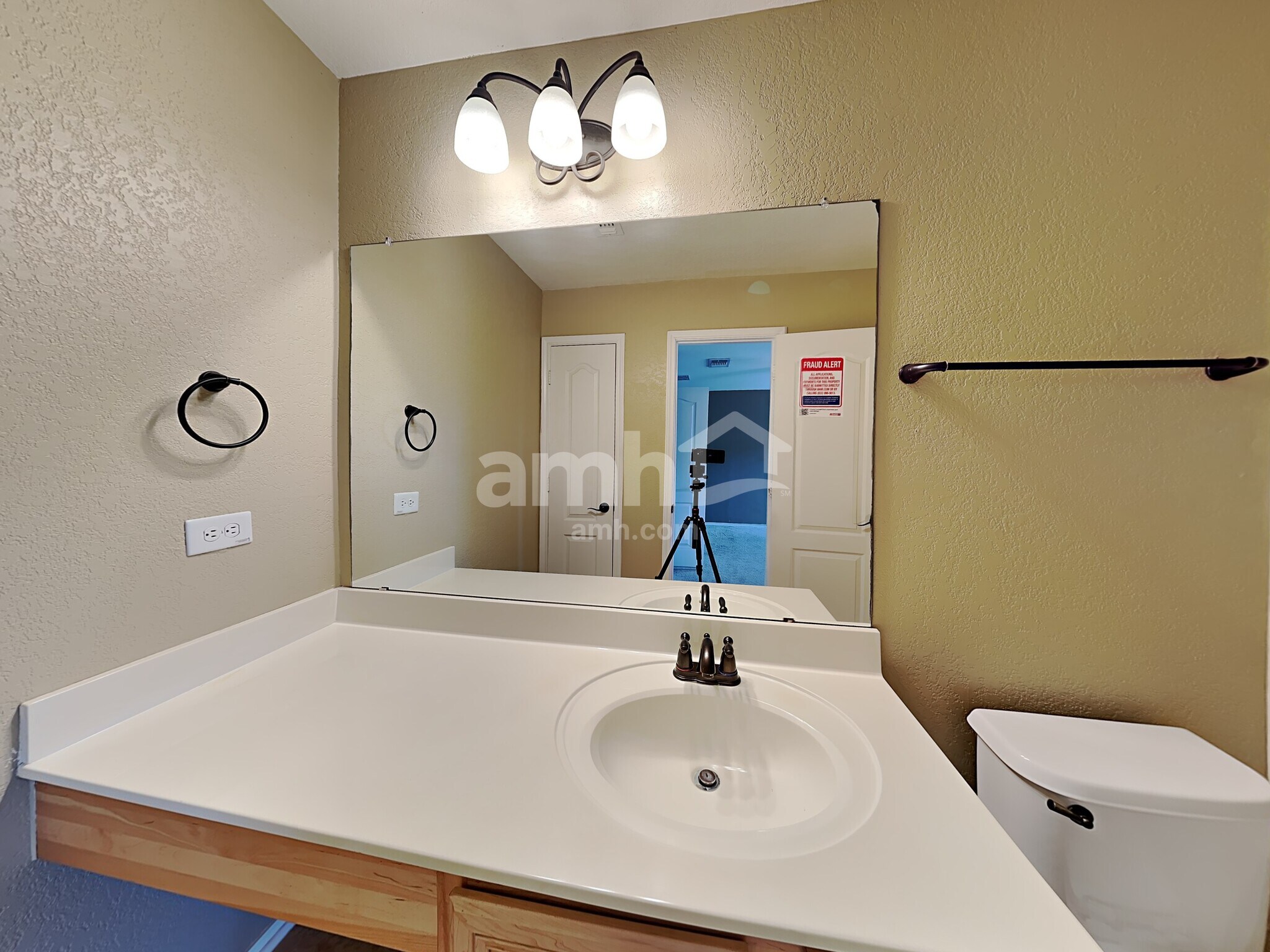 Building Photo - 6112 Fred Couples