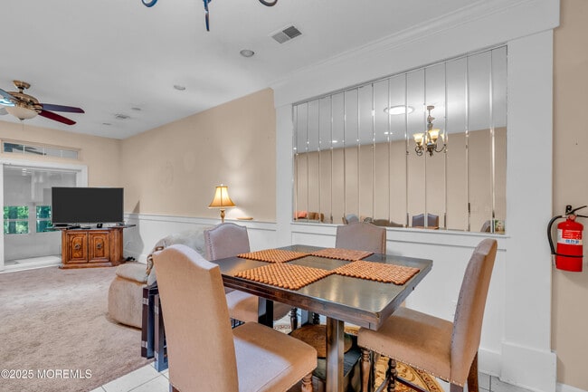 Building Photo - 138 Greenlawns Dr