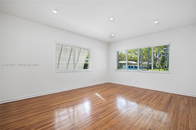 Building Photo - 1235 Algardi Ave