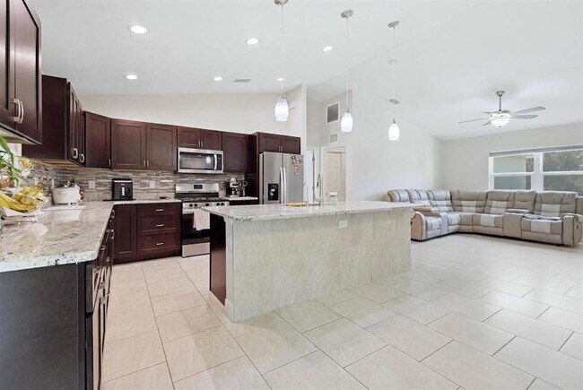 Building Photo - 1458 Richbriar Dr
