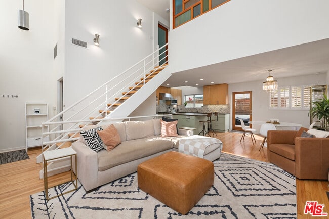 Building Photo - 843 17th St