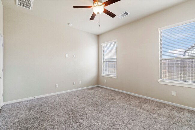 Building Photo - 939 Malibu Shr Ln