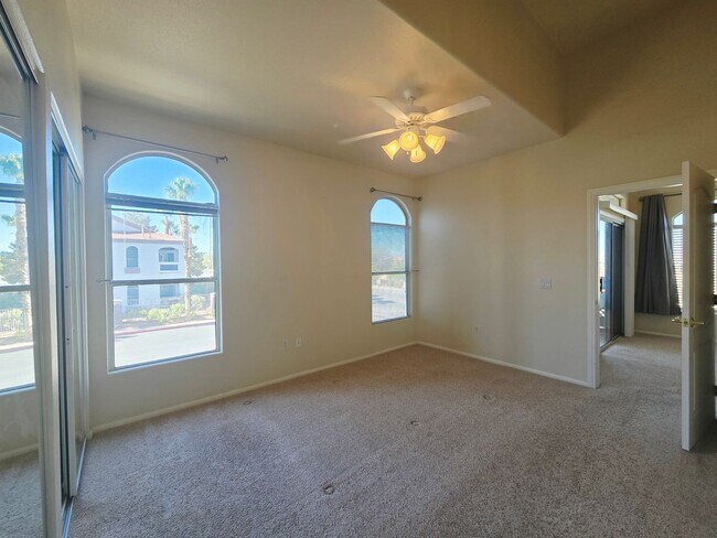 Building Photo - CHARMING 2BD/2BA CONDO IN HENDERSON! W/ COMMUNITY POOL