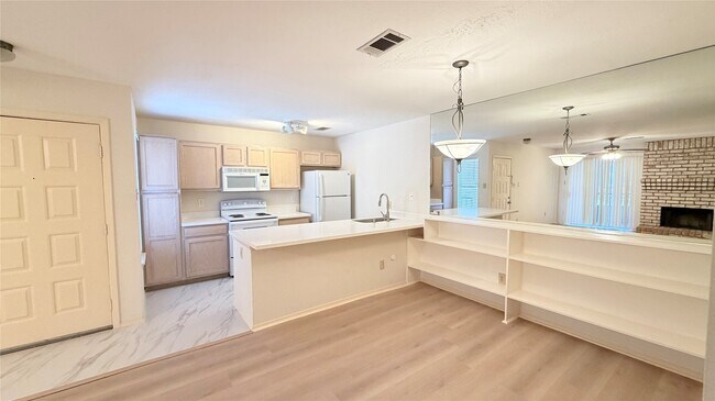 Building Photo - 10555 Turtlewood Ct