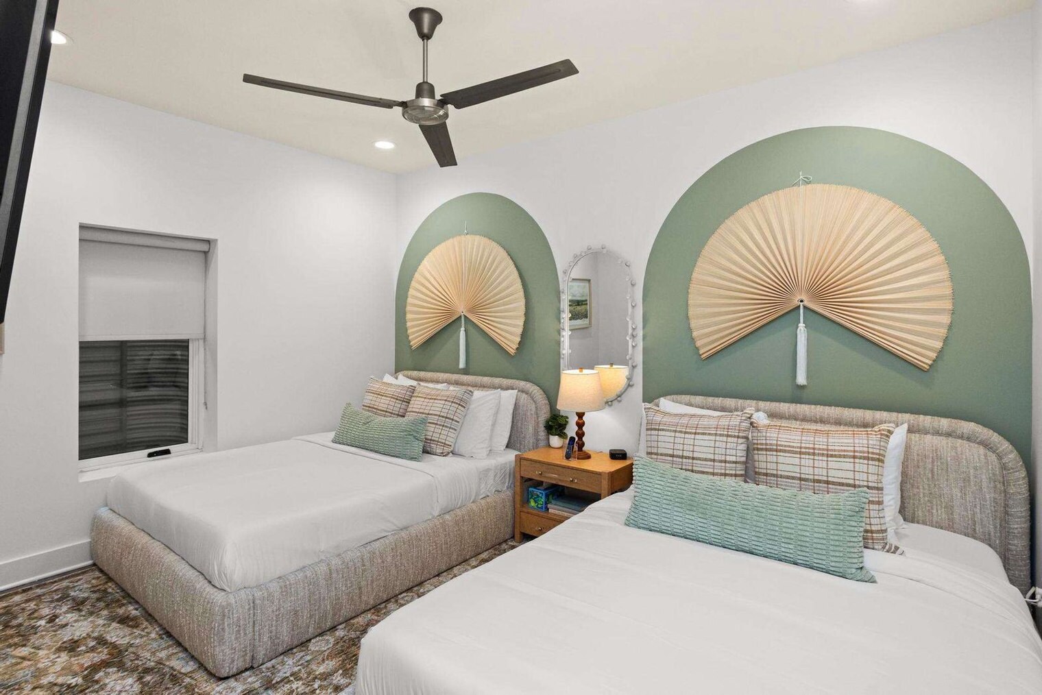 Building Photo - 1714 8th Ave S