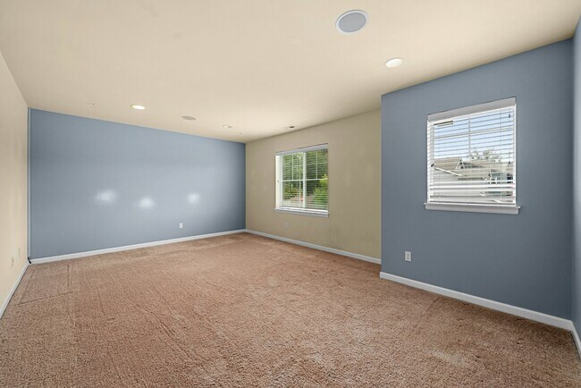 Building Photo - 14225 3rd Ave W