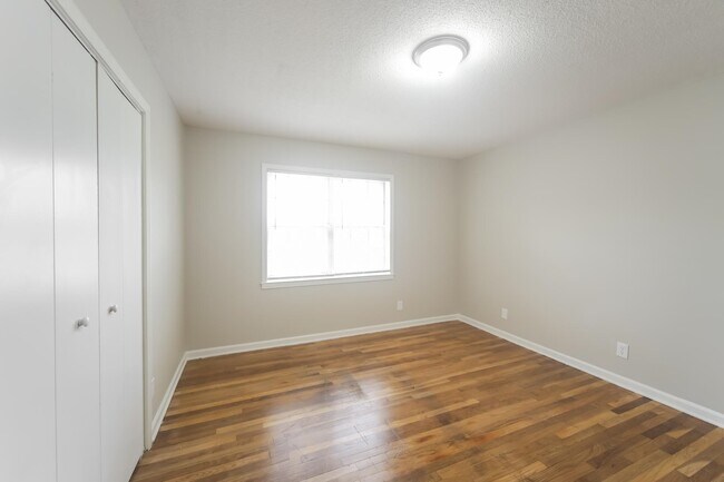 Building Photo - 4547 Almo Ave