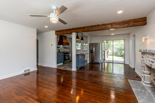 Building Photo - 491 Stratford Dr
