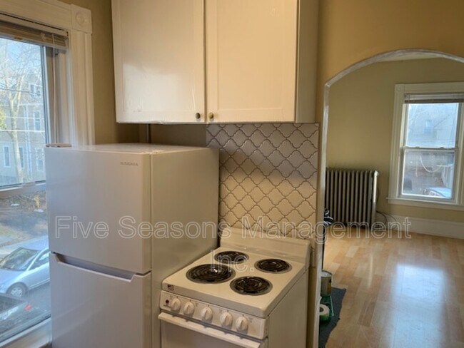 Building Photo - 21 Lafayette Pl