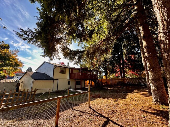 Building Photo - 4BR | 3BA Spacious House with Large Backyard