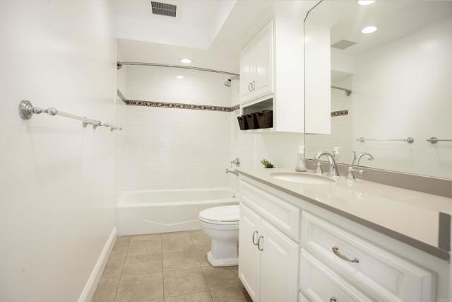 Building Photo - 16925 La Gracia