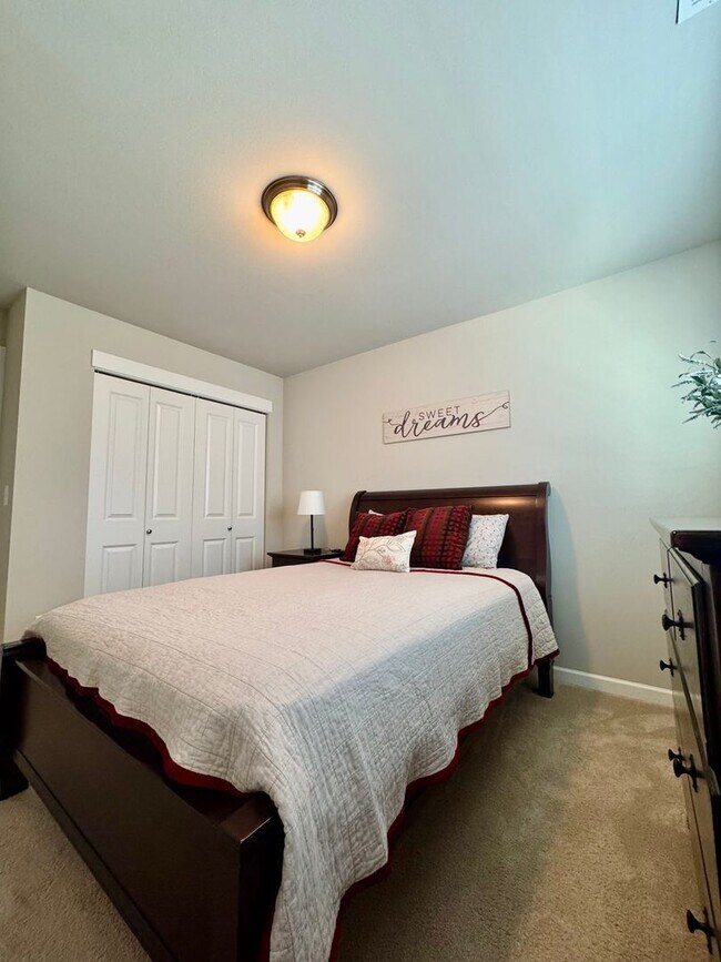 Building Photo - 4 Bedroom Home in Family friendly Cul-de-sac in Maple Valley