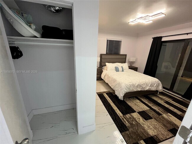 Building Photo - 39 SE 7th St