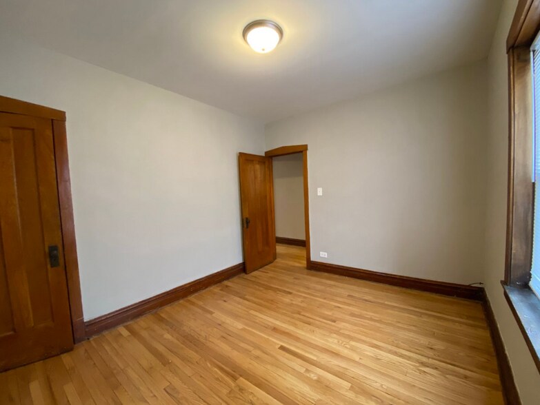 Building Photo - 2609 N Kostner Ave