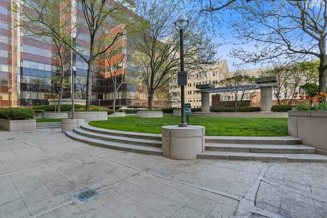 Building Photo - 127 Greyrock Pl