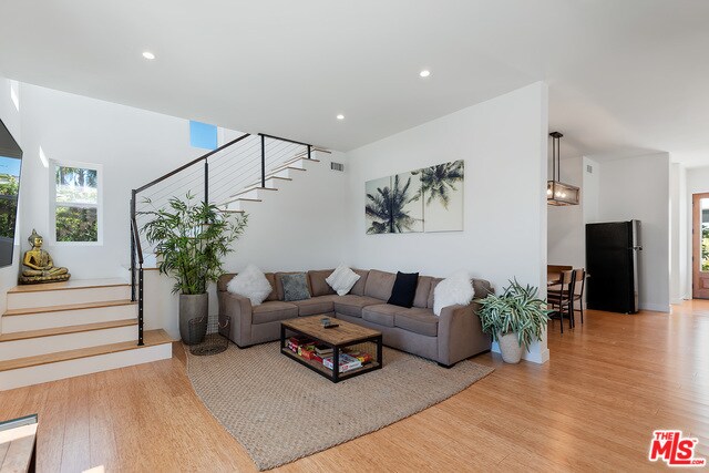 Building Photo - 7447 W 81st St