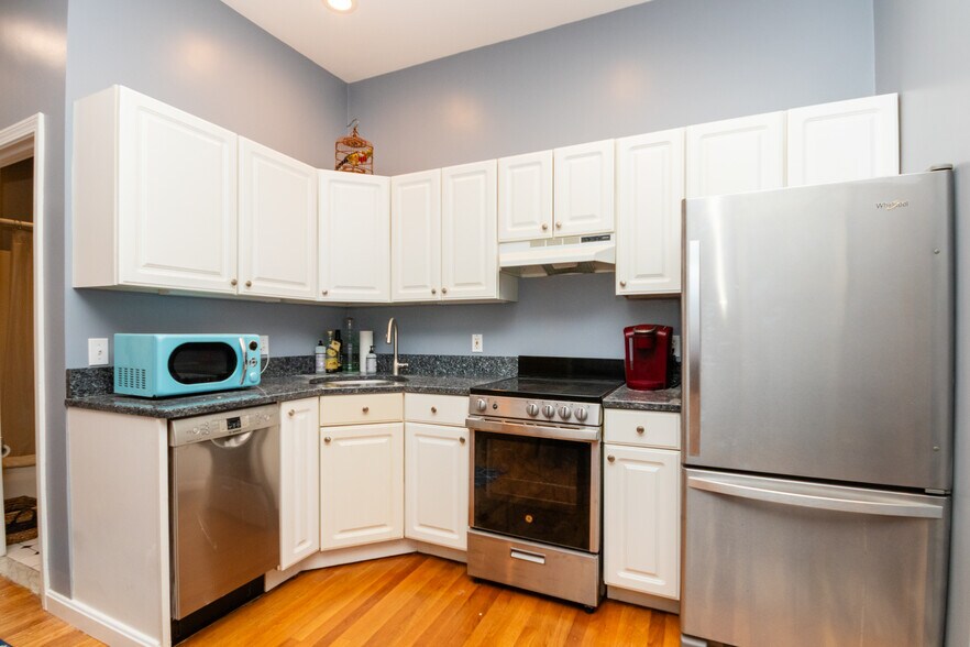 Building Photo - 342 North St