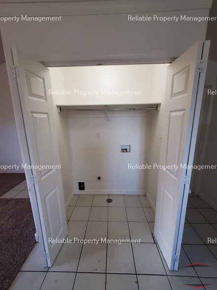 Building Photo - 695 John Adams Pky