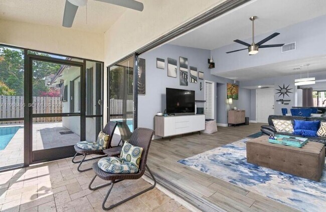 Building Photo - 2900 NW 69th Ct
