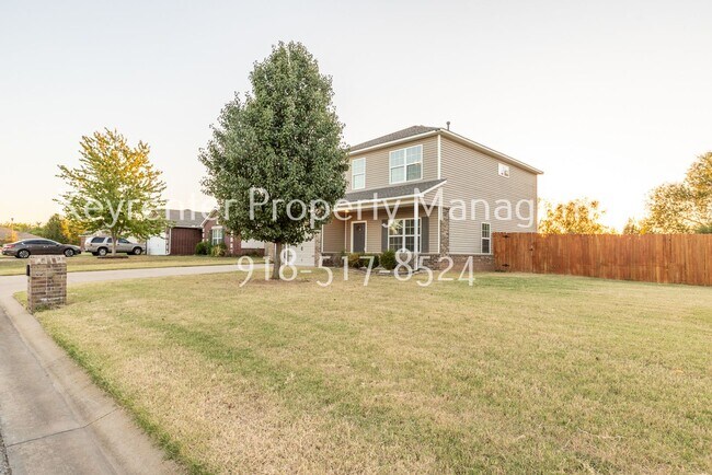 Building Photo - 3 Bed | 2.5 Bath in Broken Arrow!