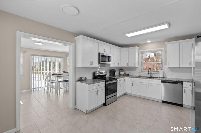 Building Photo - 159 Ridgewood Rd