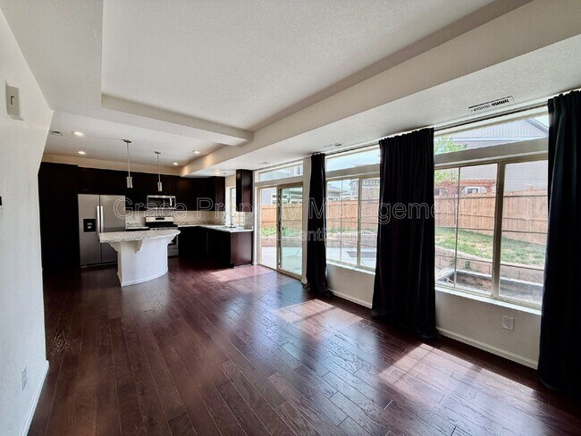 Building Photo - 10569 Waco St