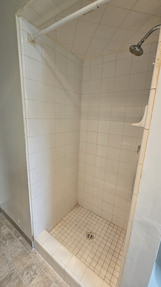 Building Photo - 2545 Nevada Ave