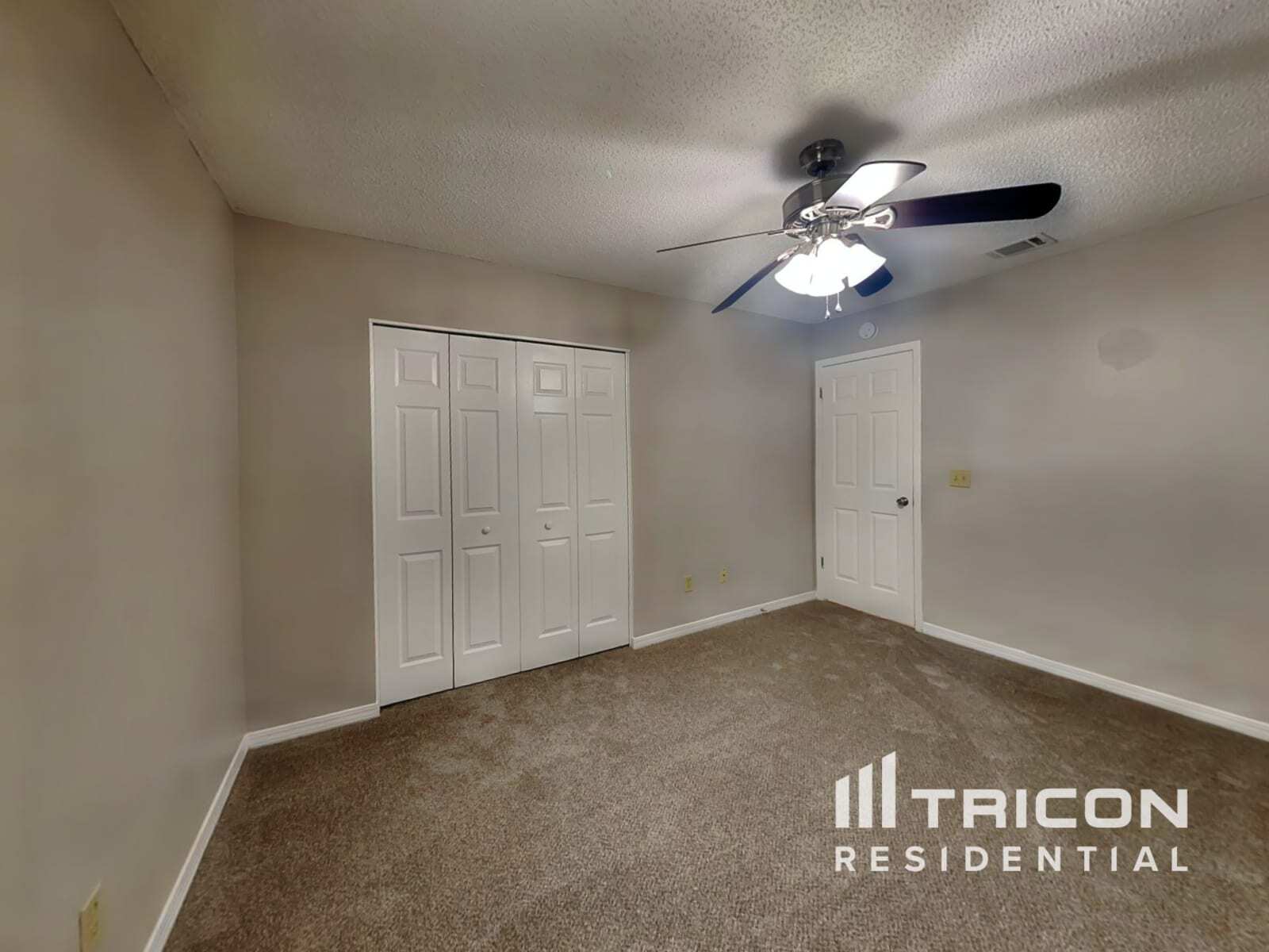 Building Photo - 3251 Deerfield Pointe Dr