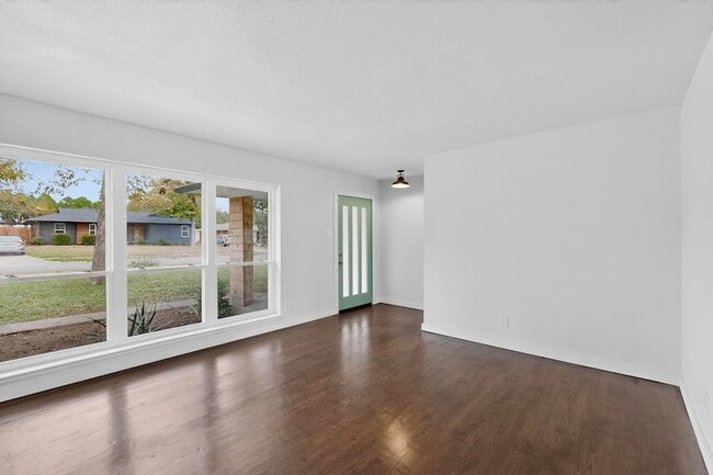 Building Photo - 2812 San Medina Ave