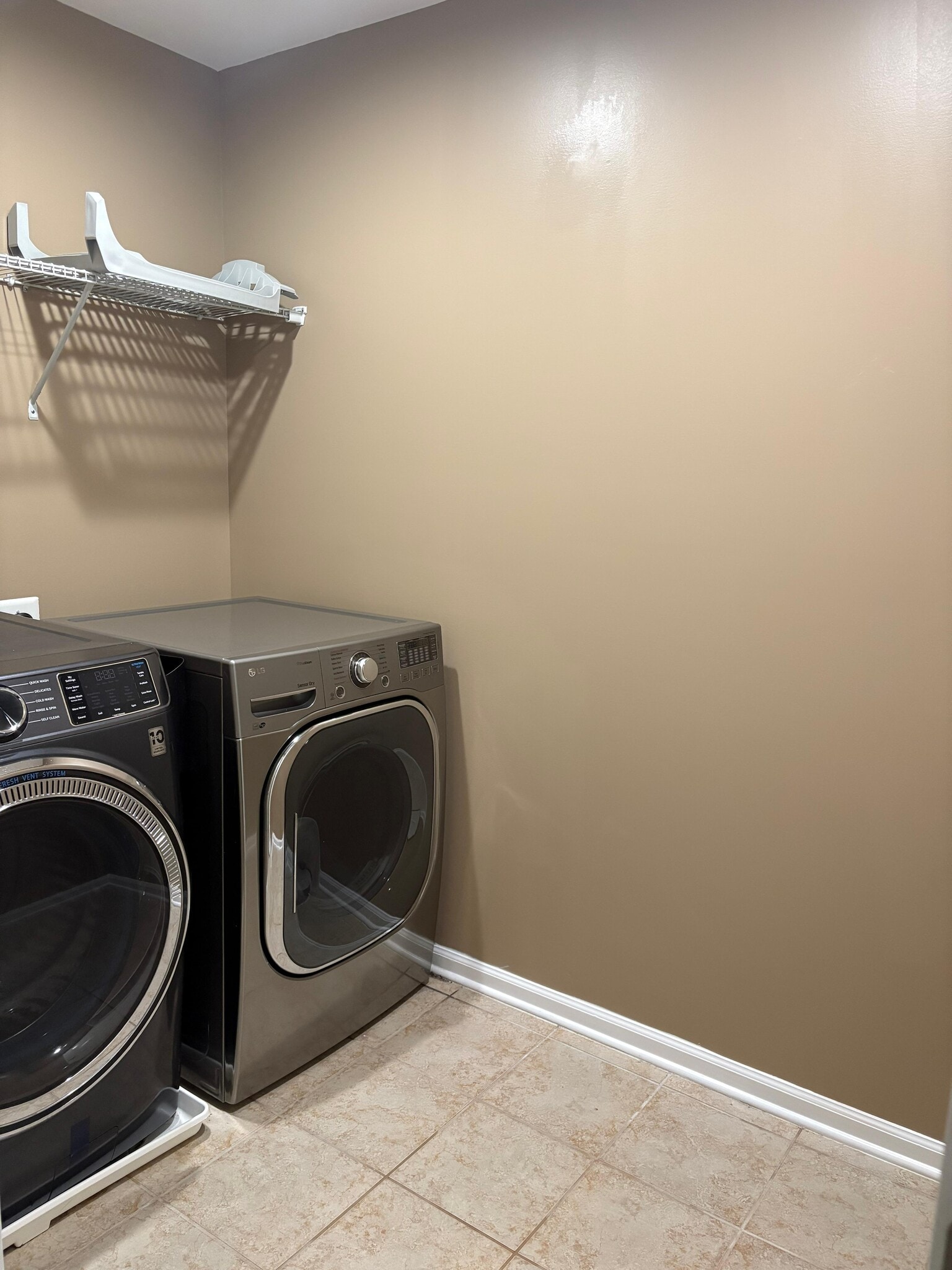 Building Photo - 1023 Anderson Pl SE