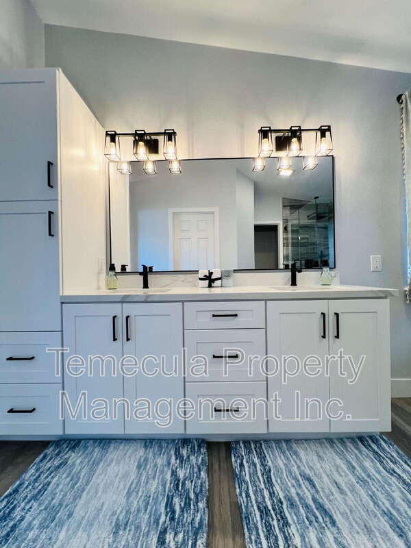 Building Photo - 40536 New Town Dr