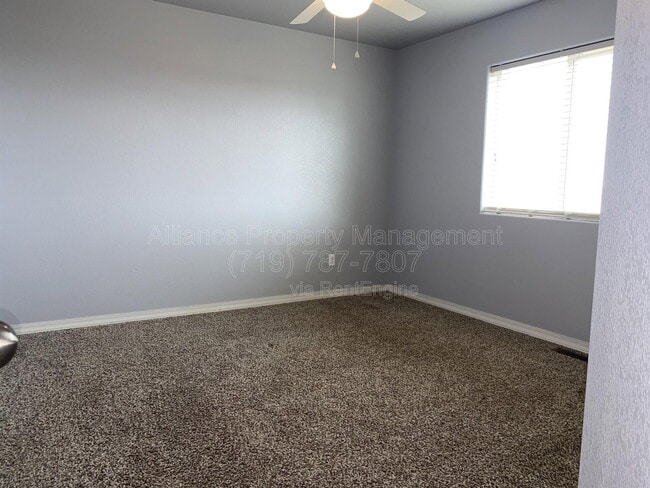 Building Photo - 3875 Reindeer Cir