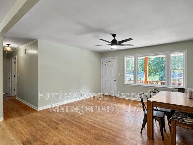 Building Photo - 2640 Orchid Ave