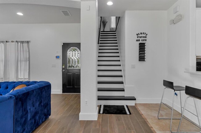 Building Photo - 16748 Lazy Breeze Loop