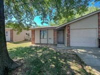 Building Photo - 2 Bedroom Duplex –Near Chesterfield Family Center and Park