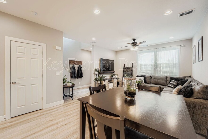 Building Photo - 16259 E Elk Dr