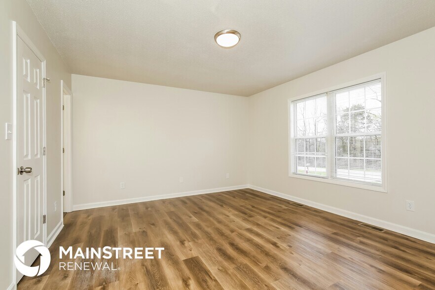 Building Photo - 2 Big Buck Ct