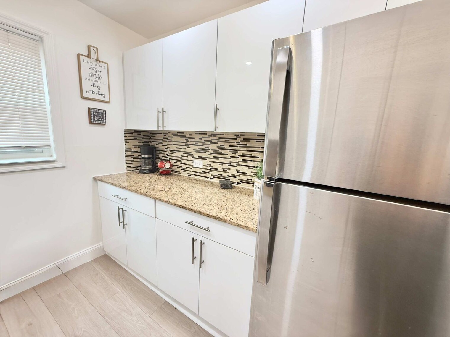 Building Photo - 324 Van Buren St