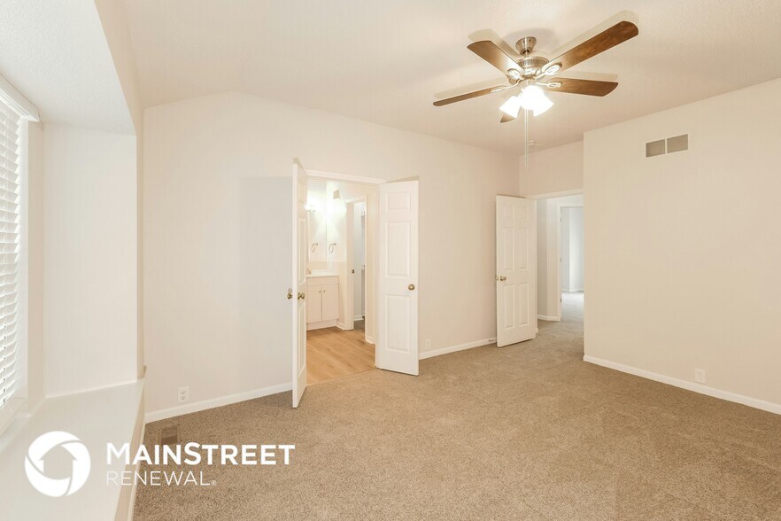 Building Photo - 2121 SE 7th St