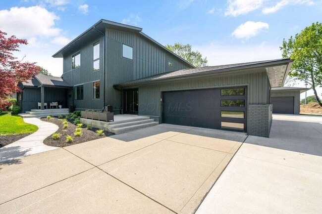 Building Photo - 2777 Donna Dr