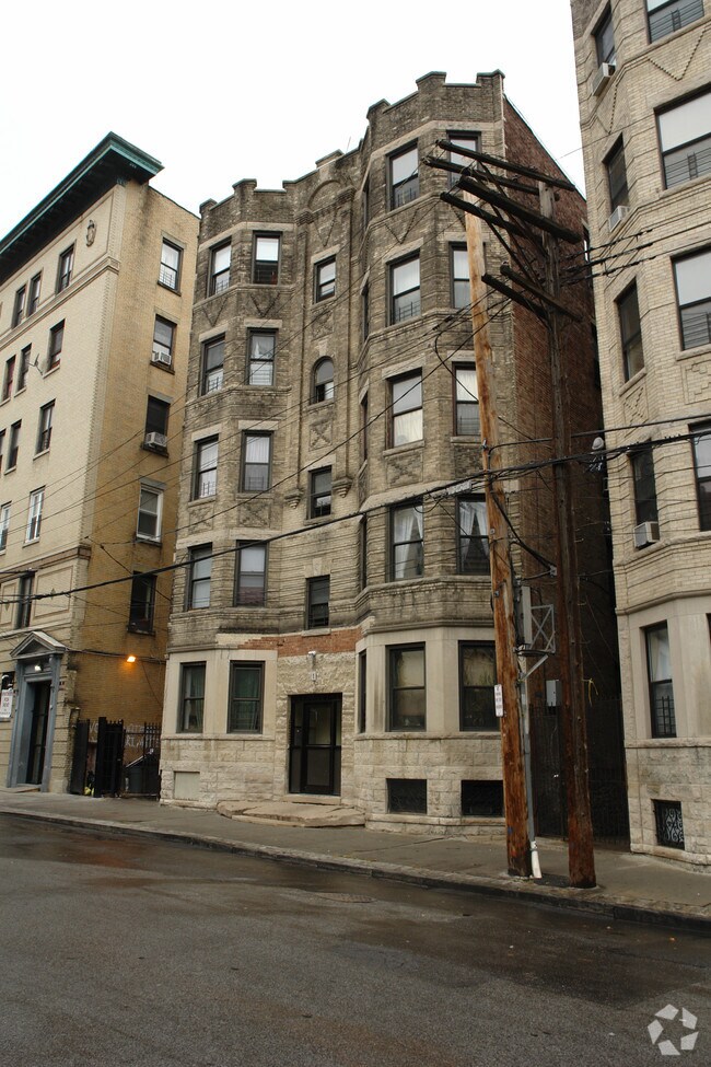 Building Photo - 1 Western Ave