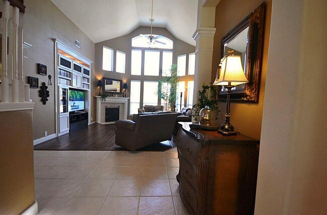 Building Photo - 11507 Aucuba Ln