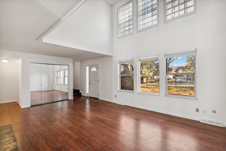 Building Photo - 1200 S Monaco Street Pky