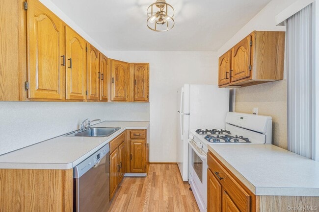 Building Photo - 456 15th St